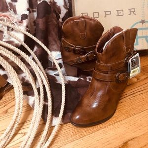 Women’s Roper boots